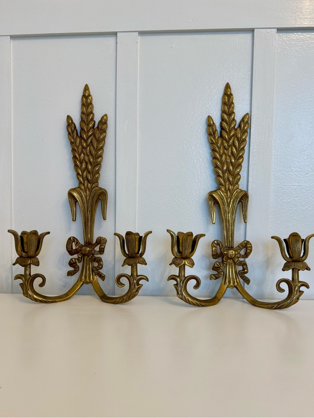 VTG HOLLYWOOD REGENCY SOLID BRASS WHEAT SHEAF DOUBLE CANDLE WALL SCONCES PAIR